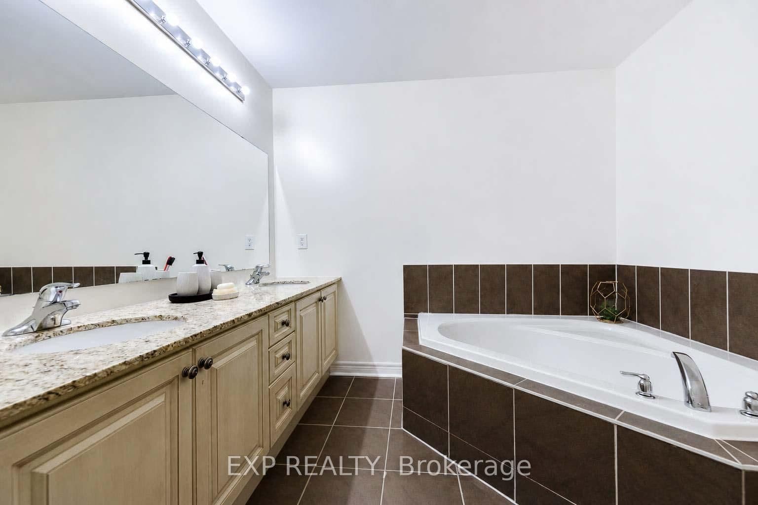 8900 Bathurst Street, Unit 9 thumbnail 31