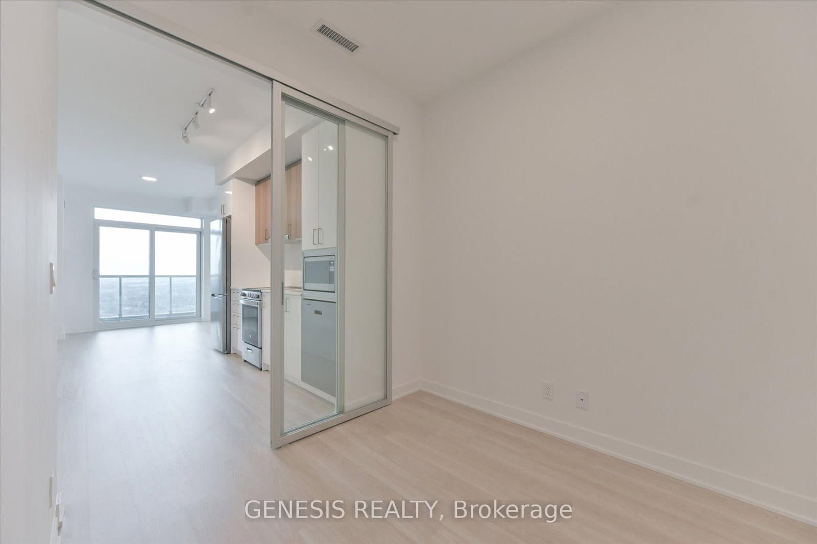 30 Upper Mall Way, Unit 2203 thumbnail 17