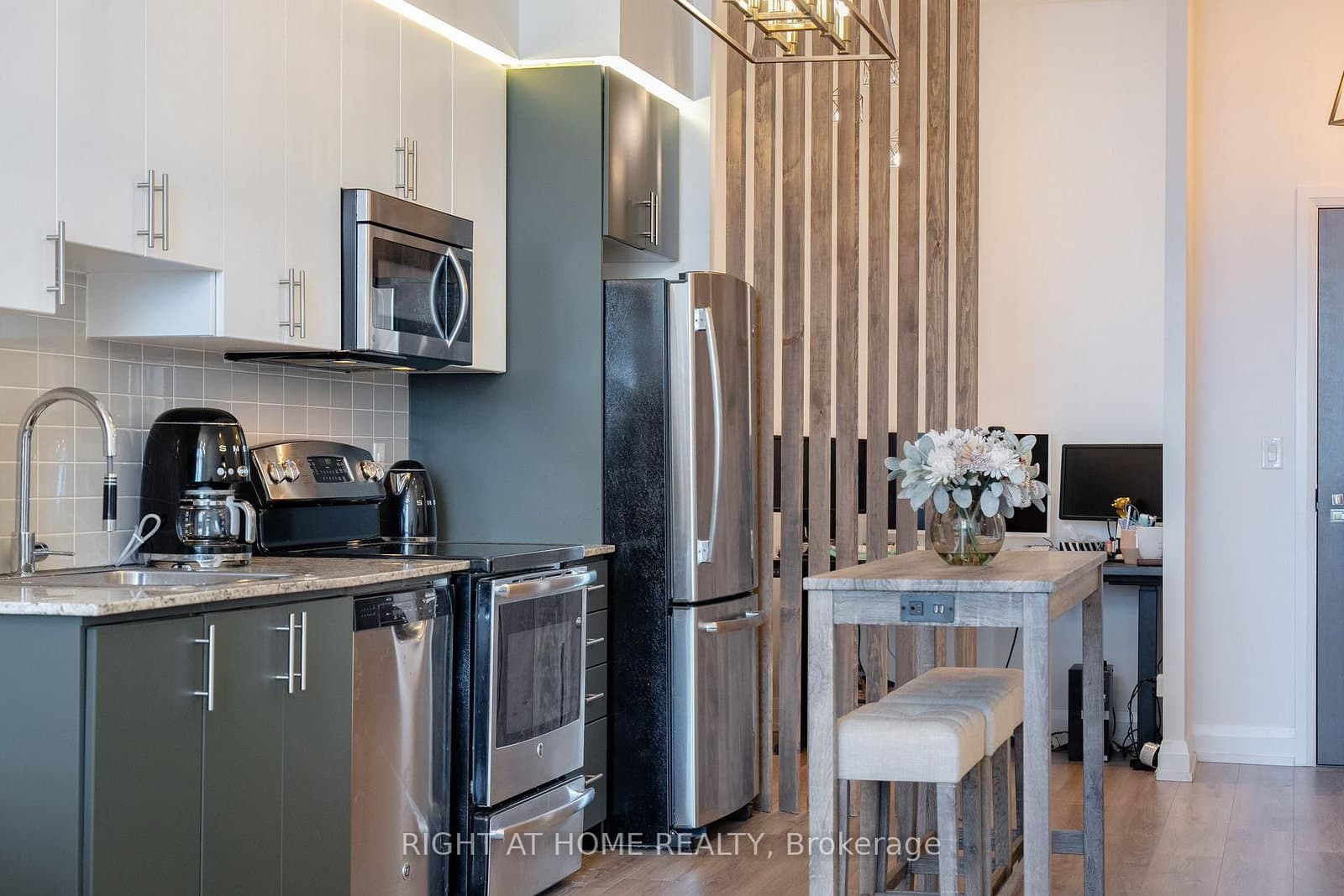 7171 Yonge Street, Unit 306 thumbnail 11