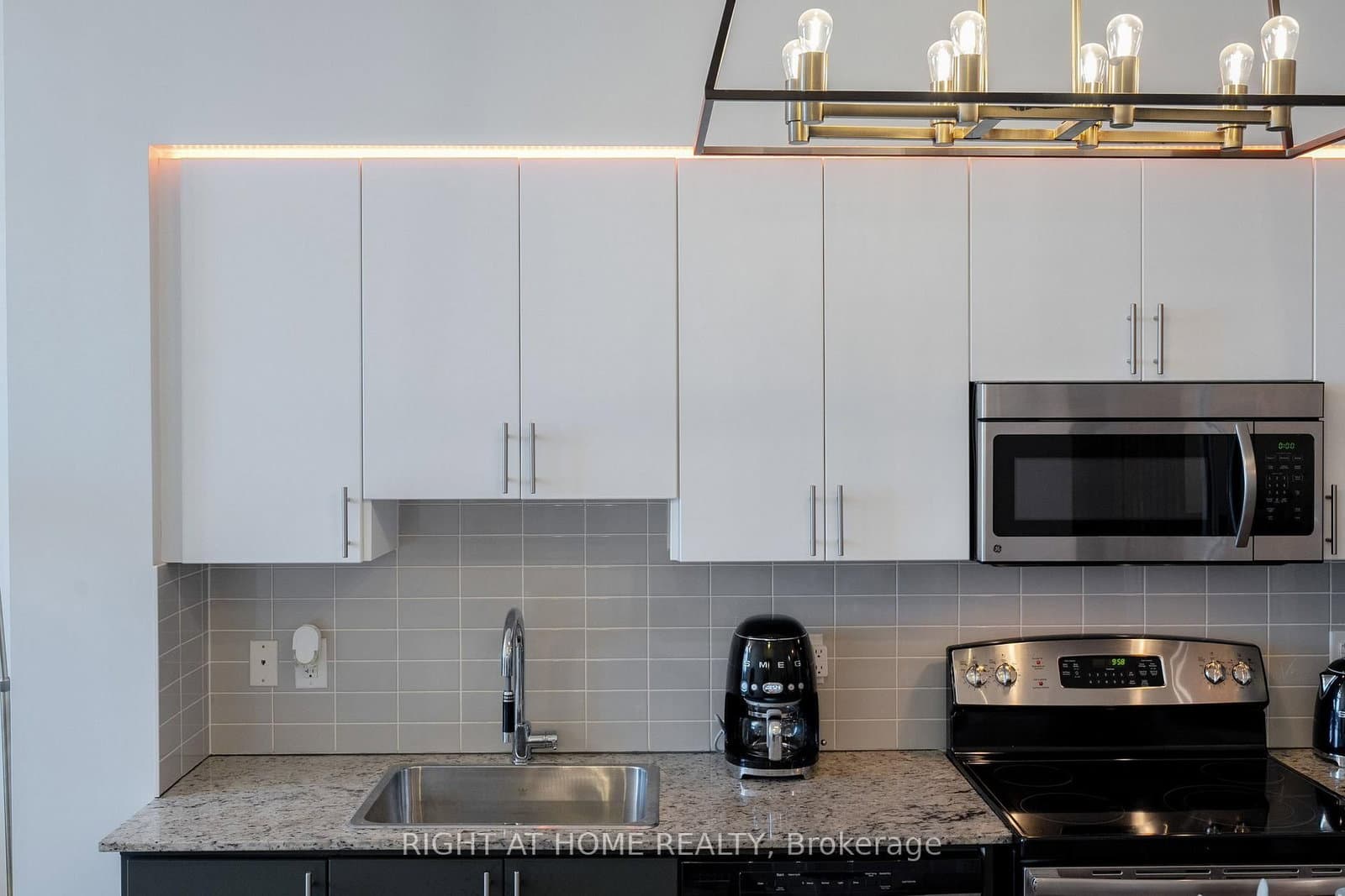7171 Yonge Street, Unit 306 thumbnail 13
