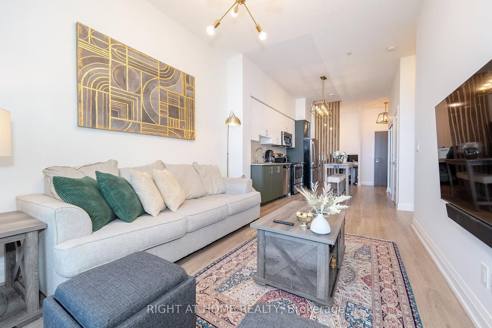 7171 Yonge Street, Unit 306 thumbnail 4