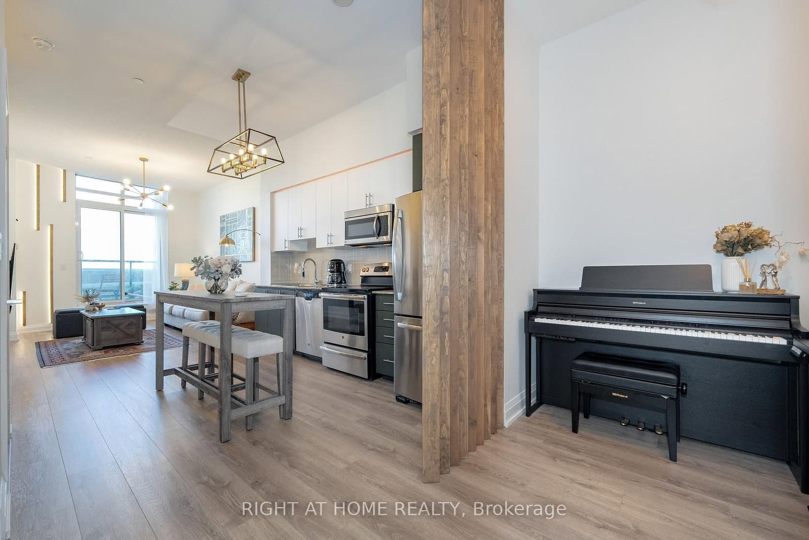 7171 Yonge Street, Unit 306 thumbnail 7