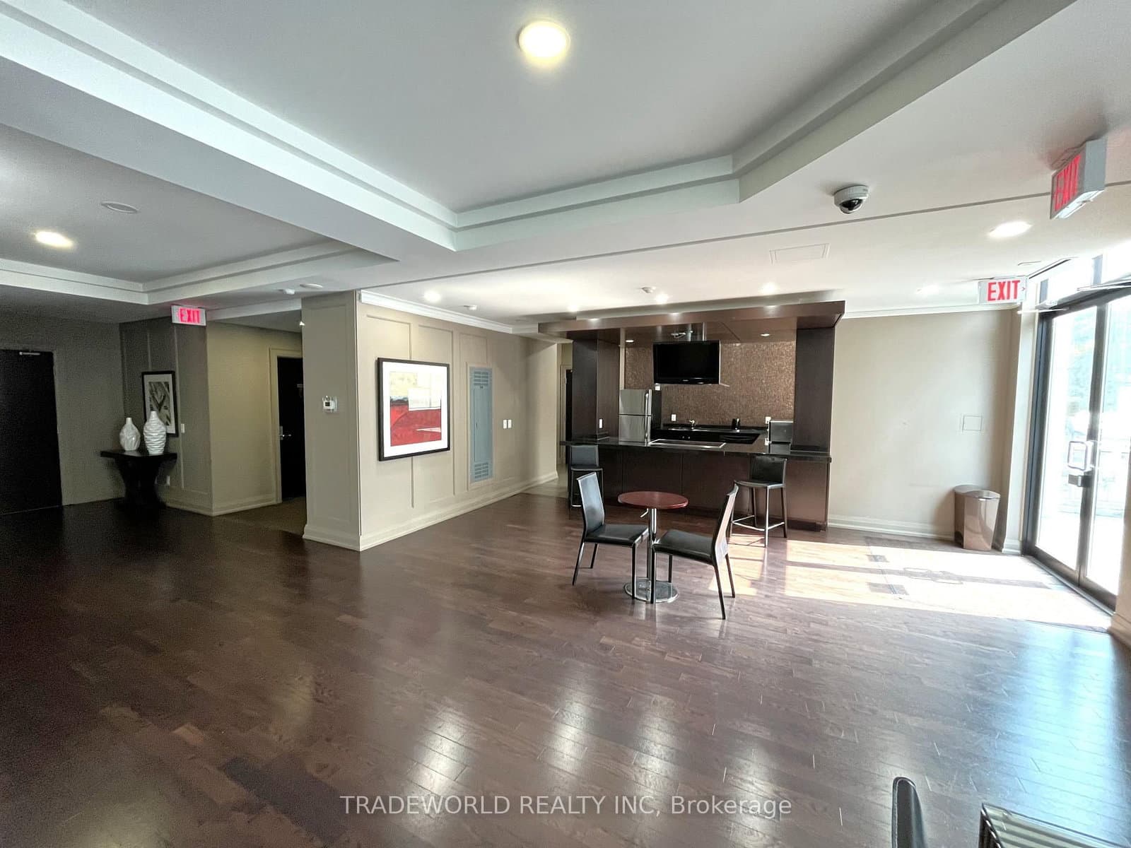 131 Upper Duke Crescent, Unit 504 thumbnail 25