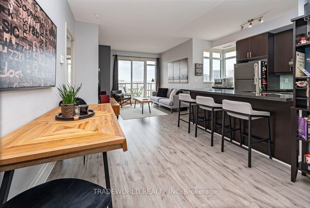 131 Upper Duke Crescent, Unit 504 thumbnail 4