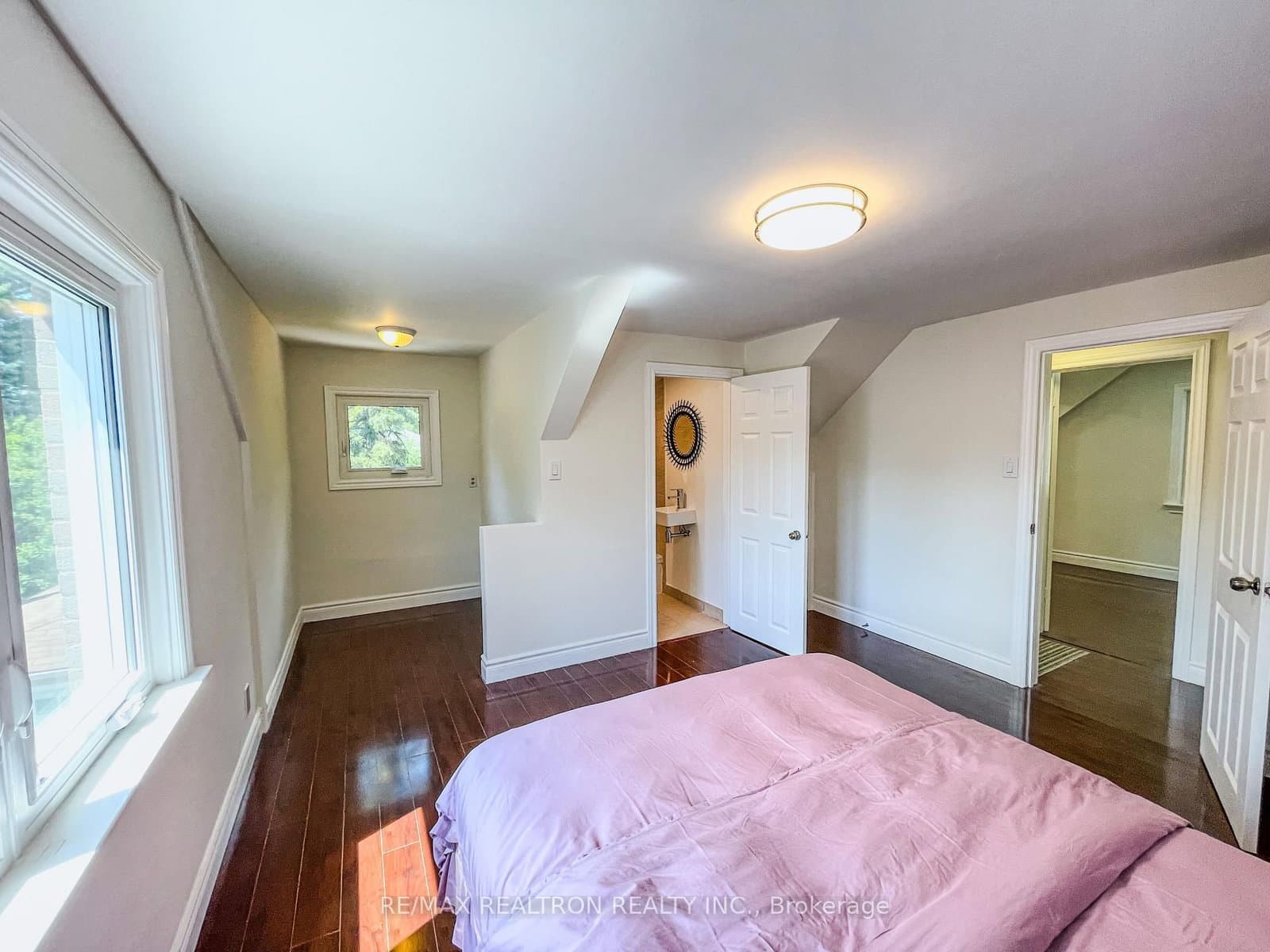 52 Glen Cameron Road thumbnail 10