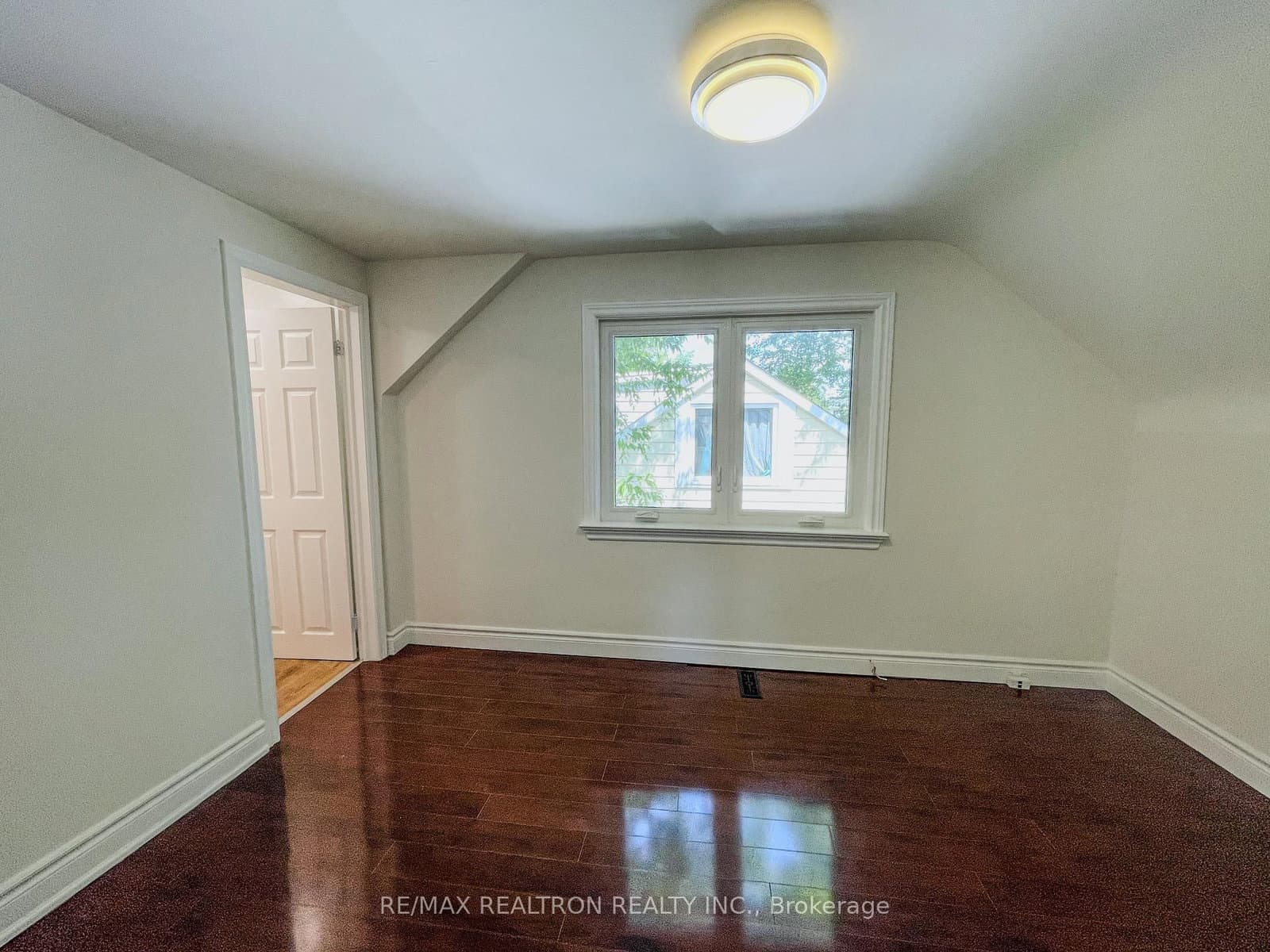 52 Glen Cameron Road thumbnail 12