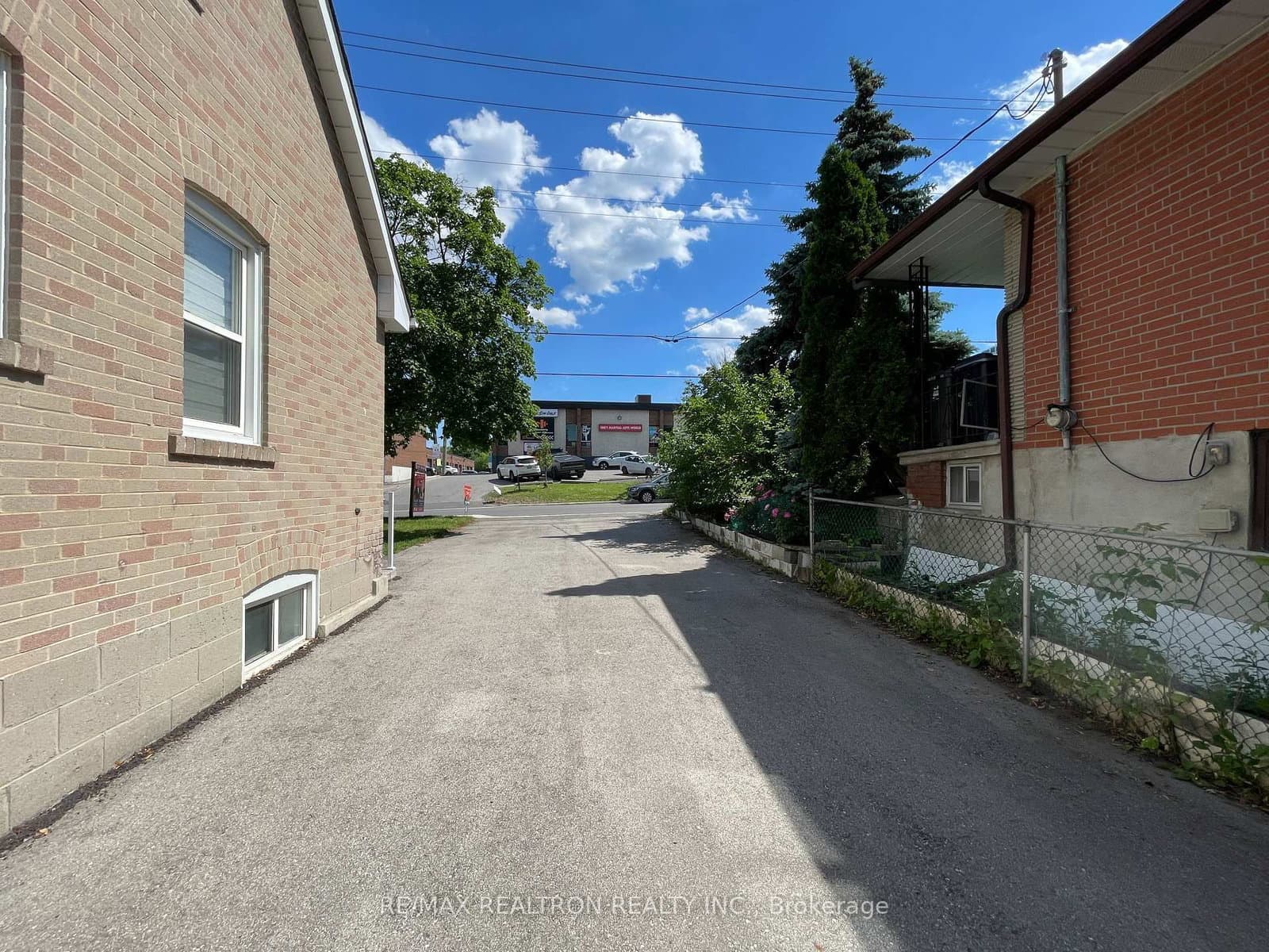 52 Glen Cameron Road thumbnail 2