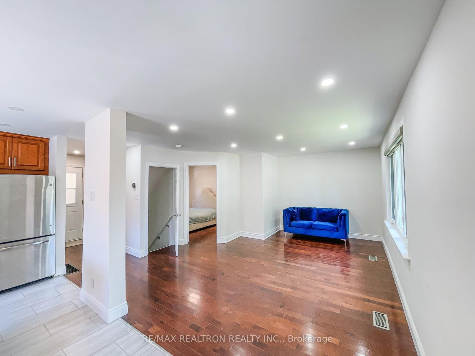 52 Glen Cameron Road thumbnail 3