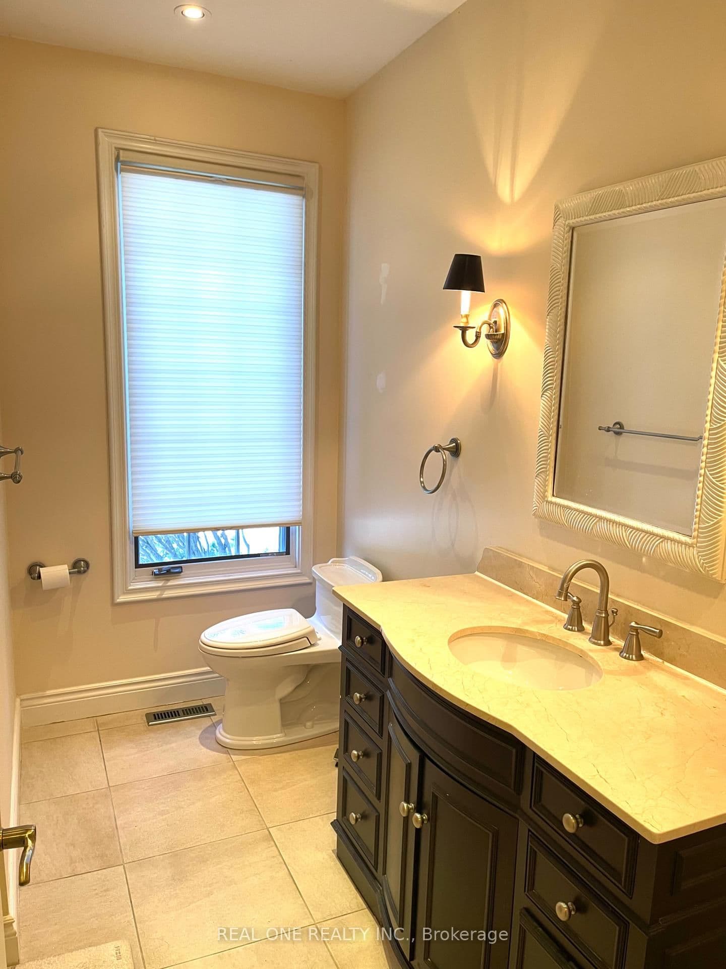 207 Kennedy Street W thumbnail 10