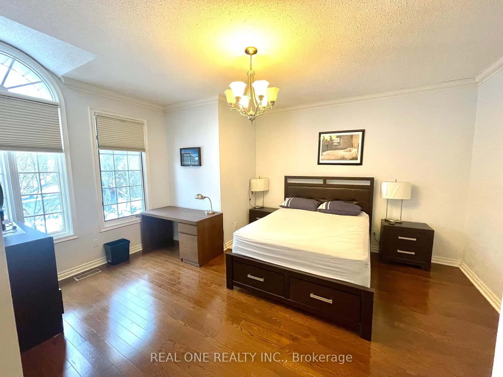 207 Kennedy Street W thumbnail 9