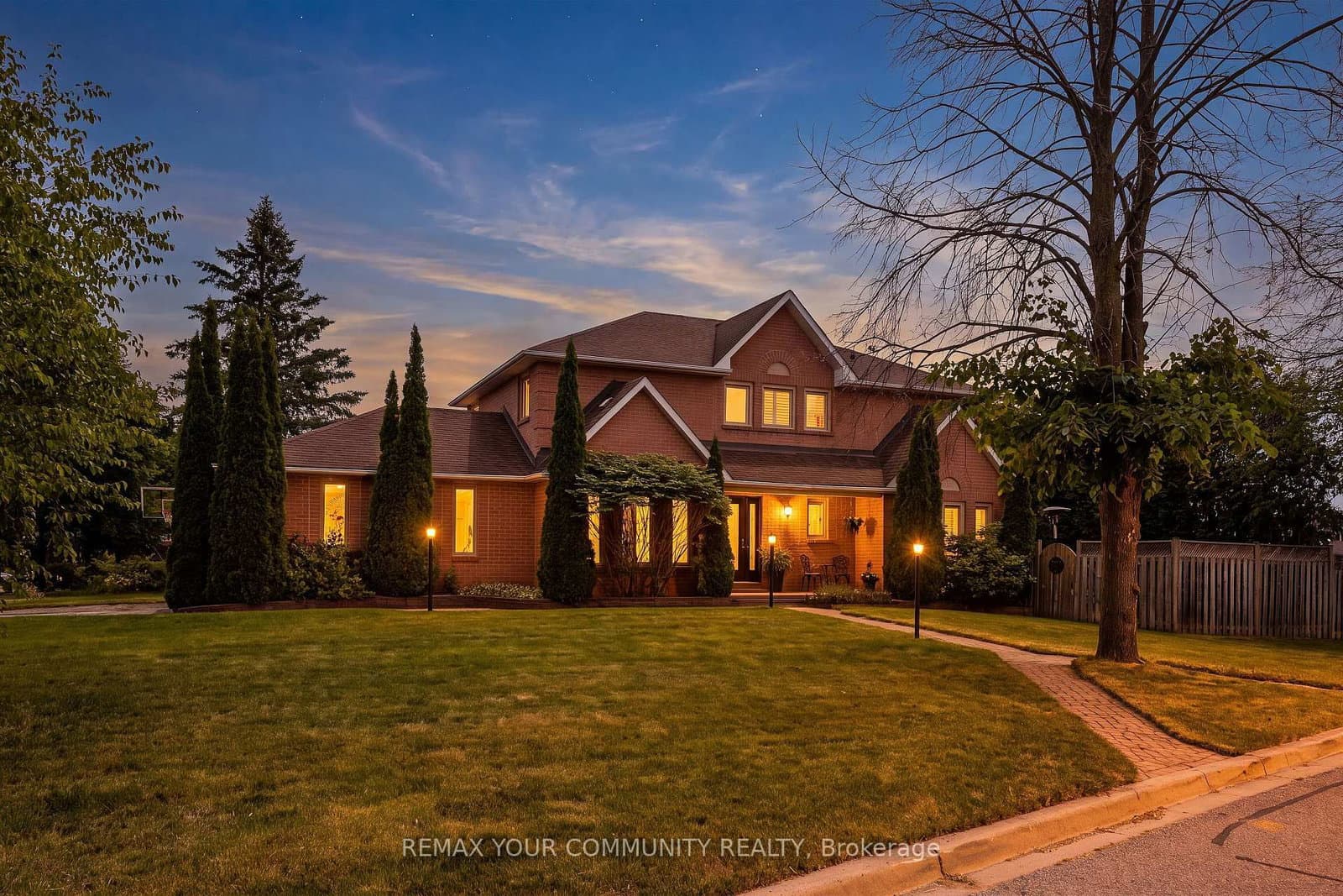 68 Autumn Way - Image 1