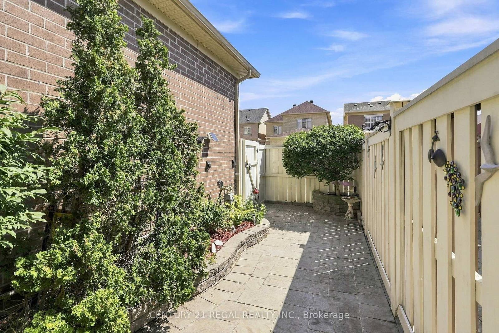 10461 Woodbine Avenue thumbnail 41