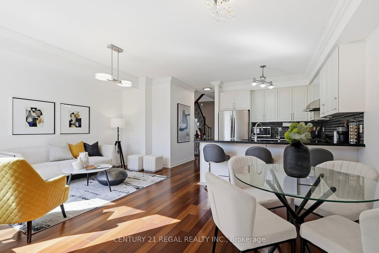 10461 Woodbine Avenue thumbnail 7
