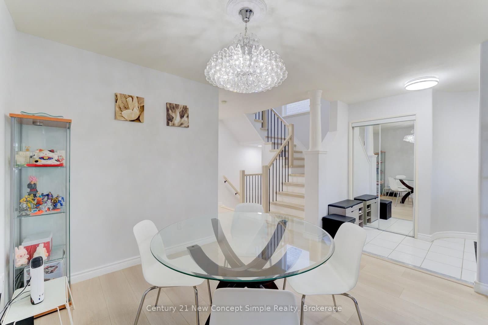 18 Castlemore Avenue thumbnail 6