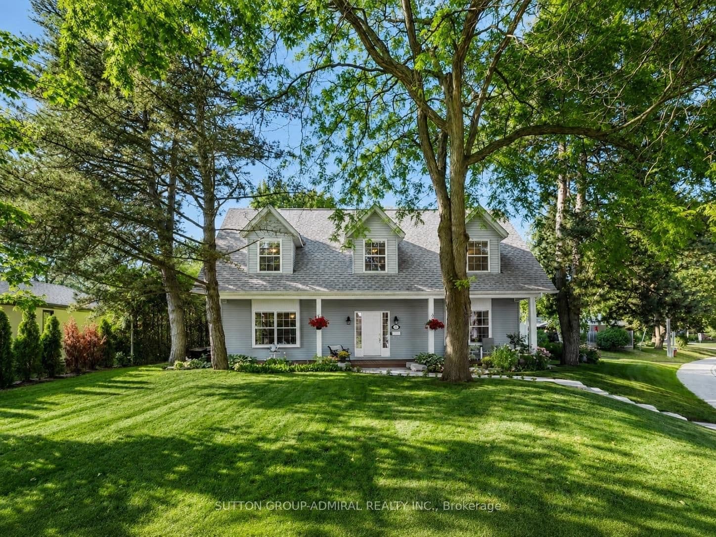 54 Starlight Crescent - Image 1