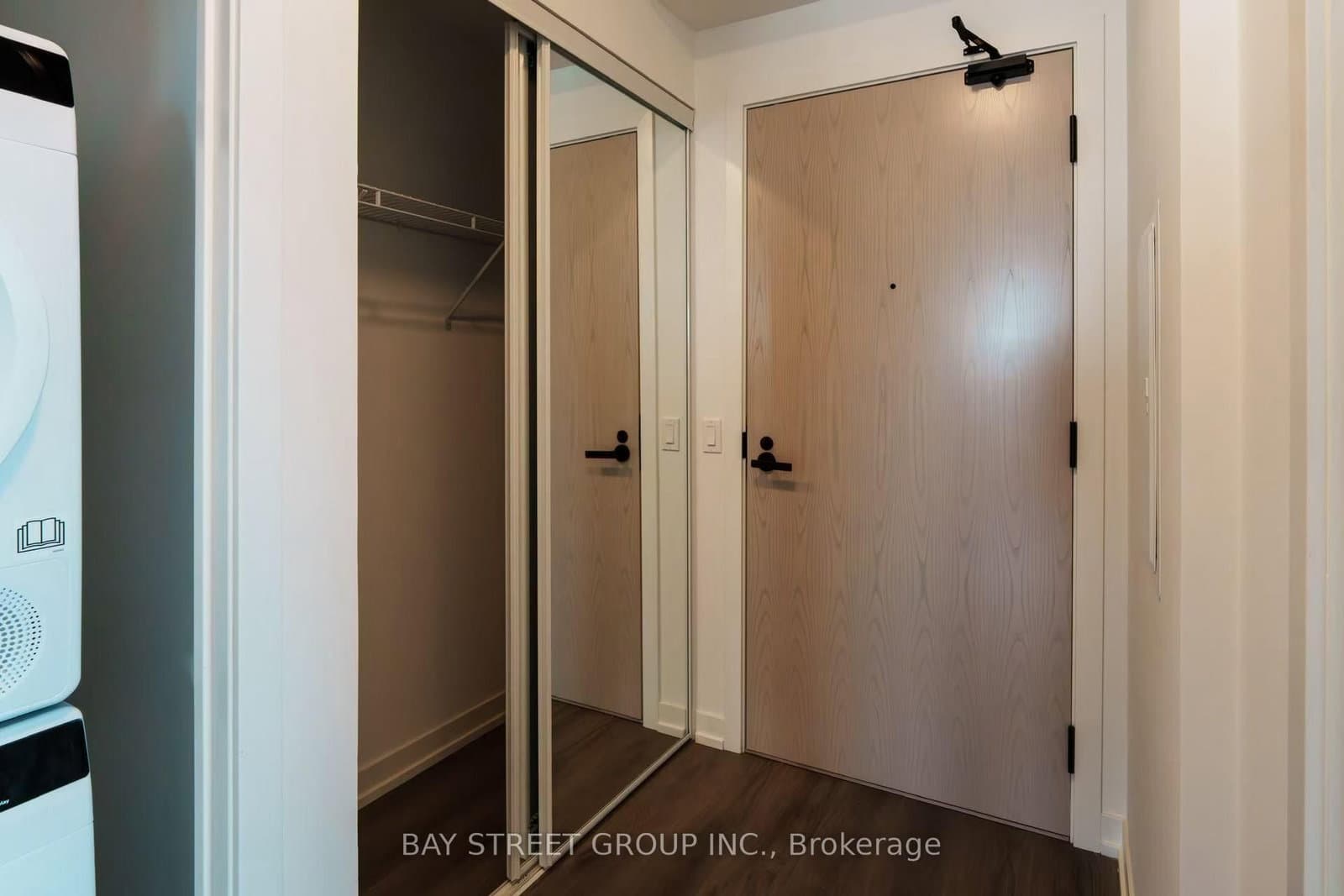 28 Interchange Way, Unit 1105 thumbnail 3