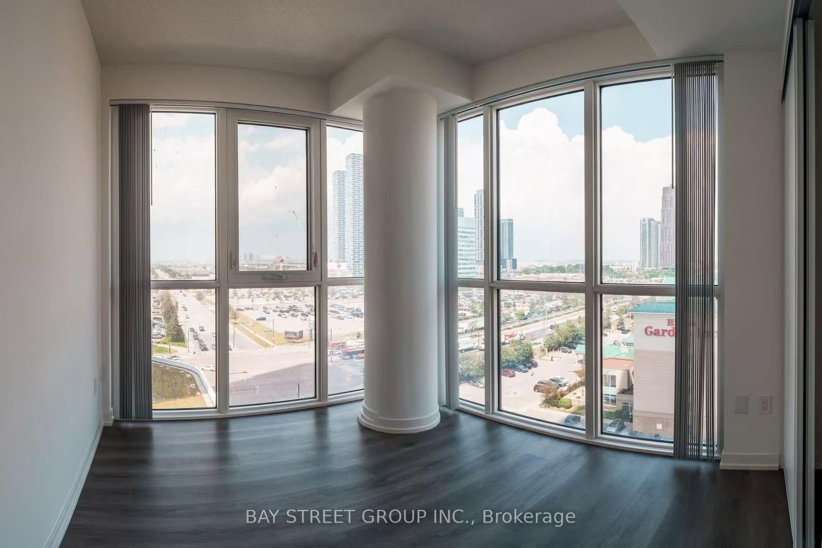 28 Interchange Way, Unit 1105 thumbnail 5