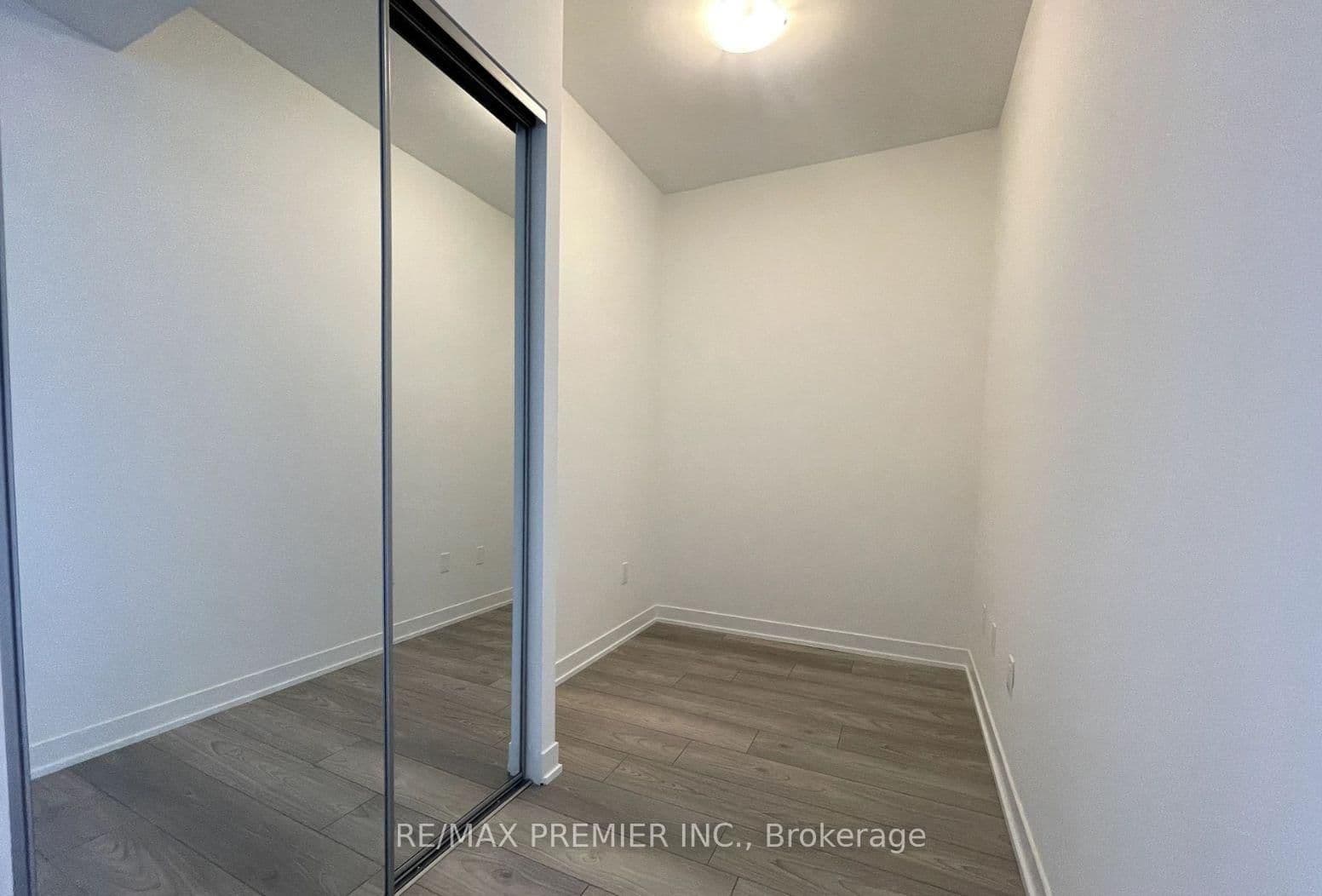 474 Caldari Road, Unit 1707 thumbnail 5