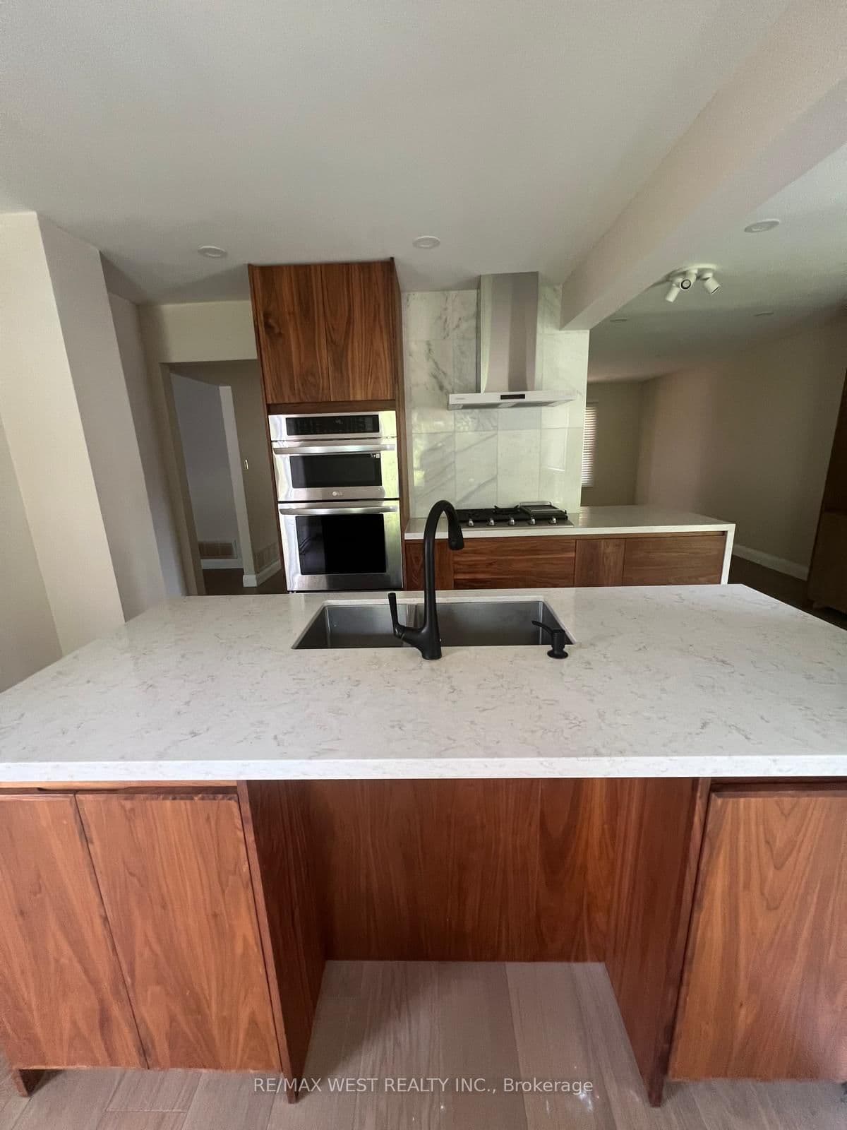 51 Moorcrest Drive thumbnail 6