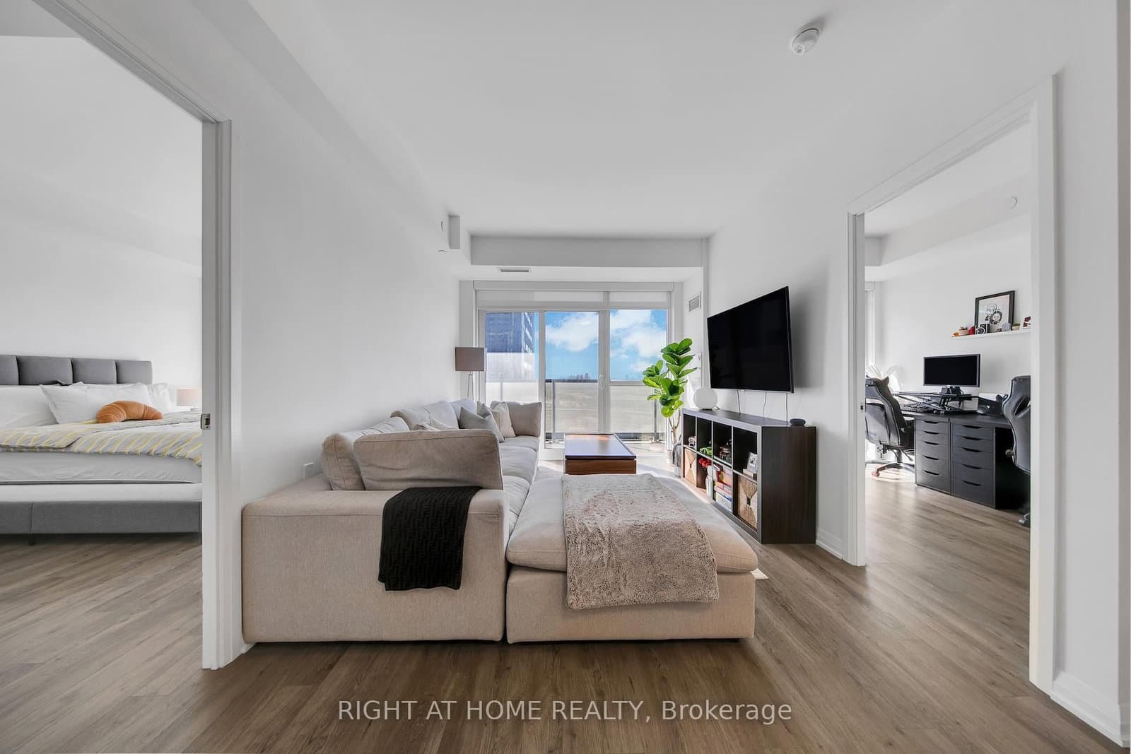 65 Oneida Crescent, Unit 903 thumbnail 4