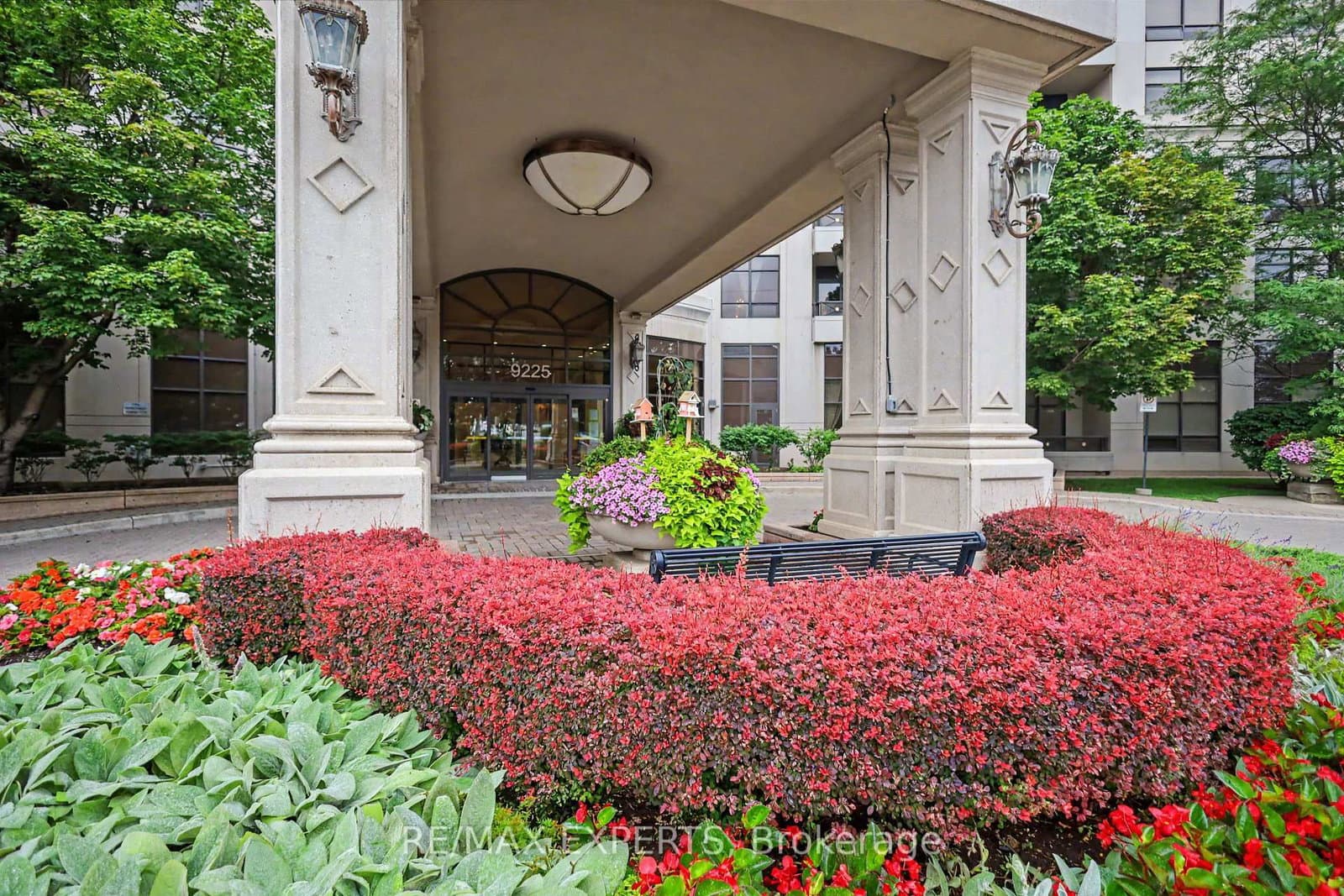 9225 Jane Street, Unit 614 thumbnail 3