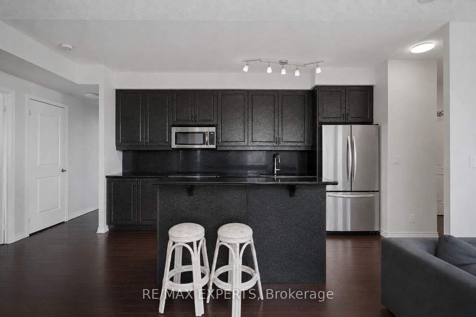 9225 Jane Street, Unit 614 thumbnail 9