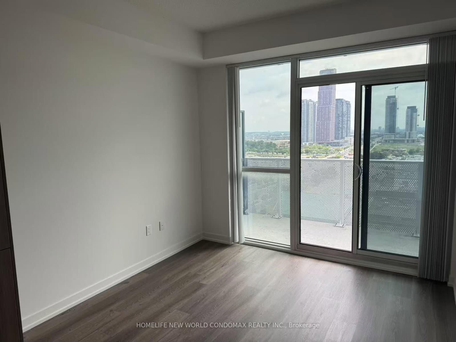 28 Interchange Way, Unit 1807 thumbnail 13