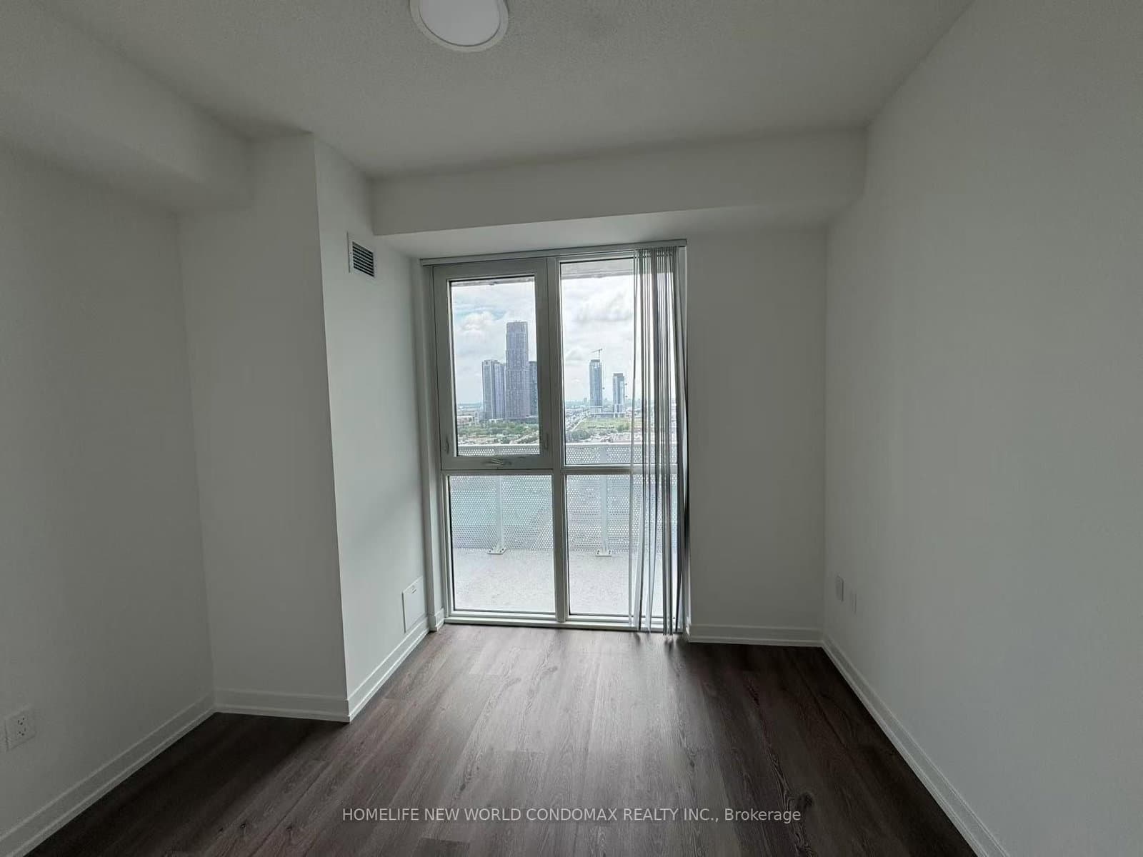 28 Interchange Way, Unit 1807 thumbnail 14