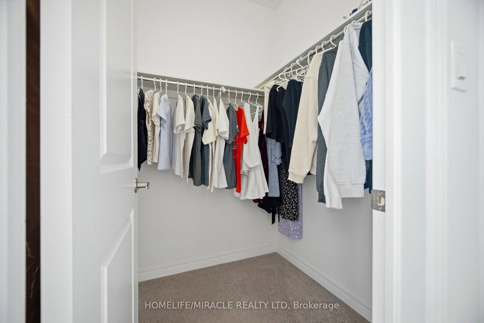642 Barons Street thumbnail 26