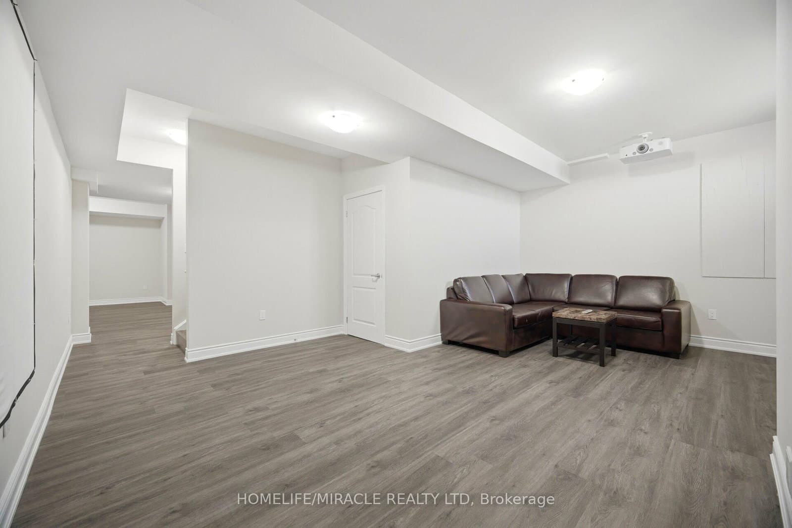 642 Barons Street thumbnail 38