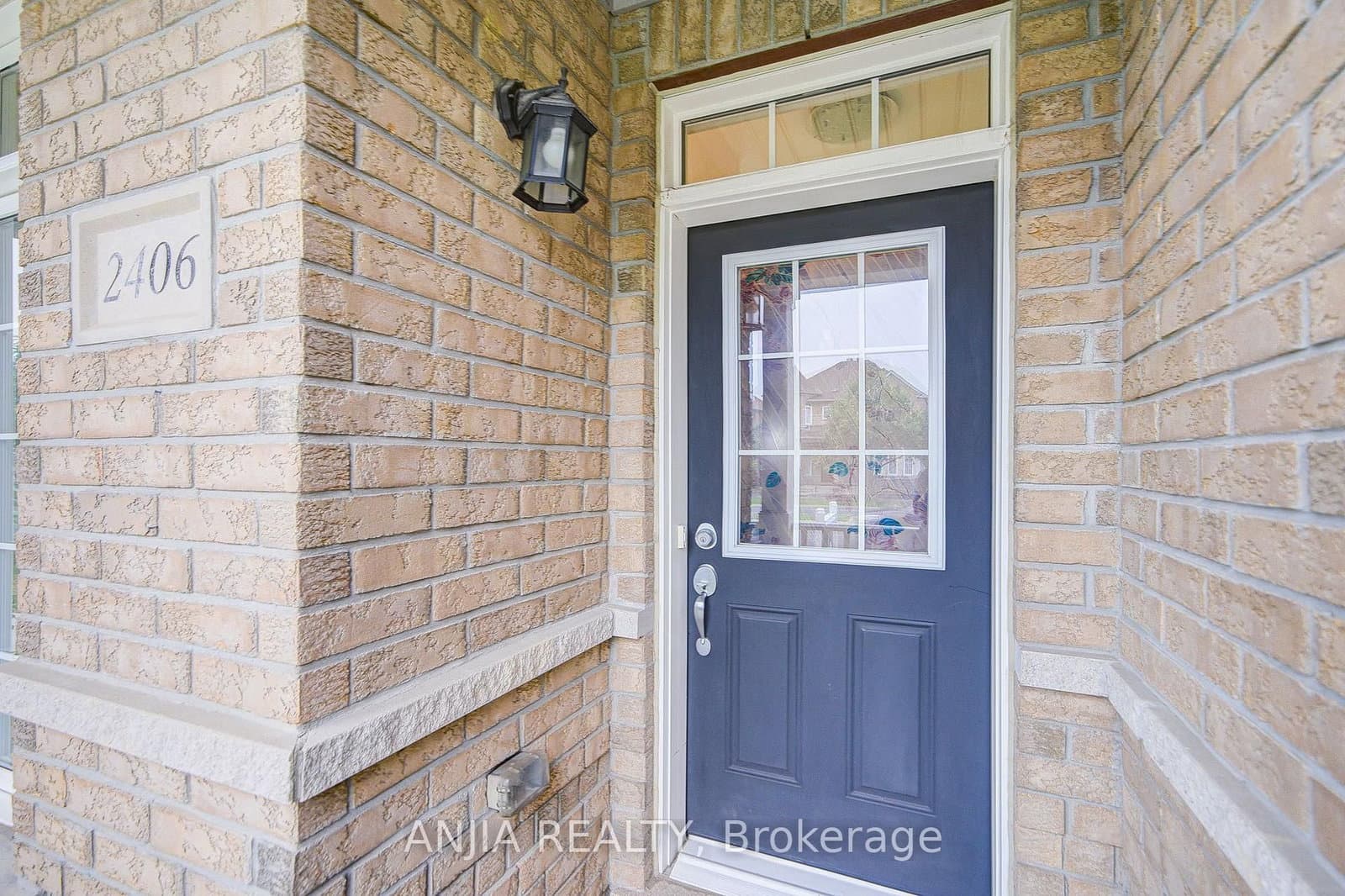 2406 Bur Oak Avenue thumbnail 2