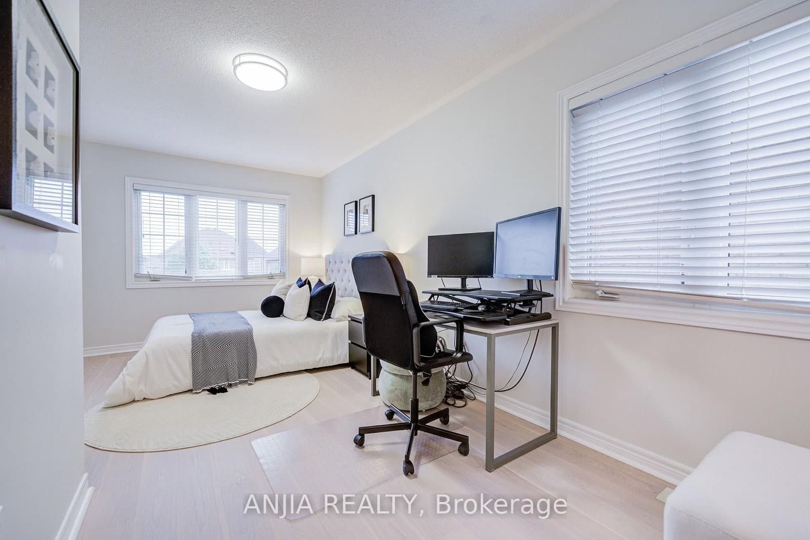 2406 Bur Oak Avenue thumbnail 23