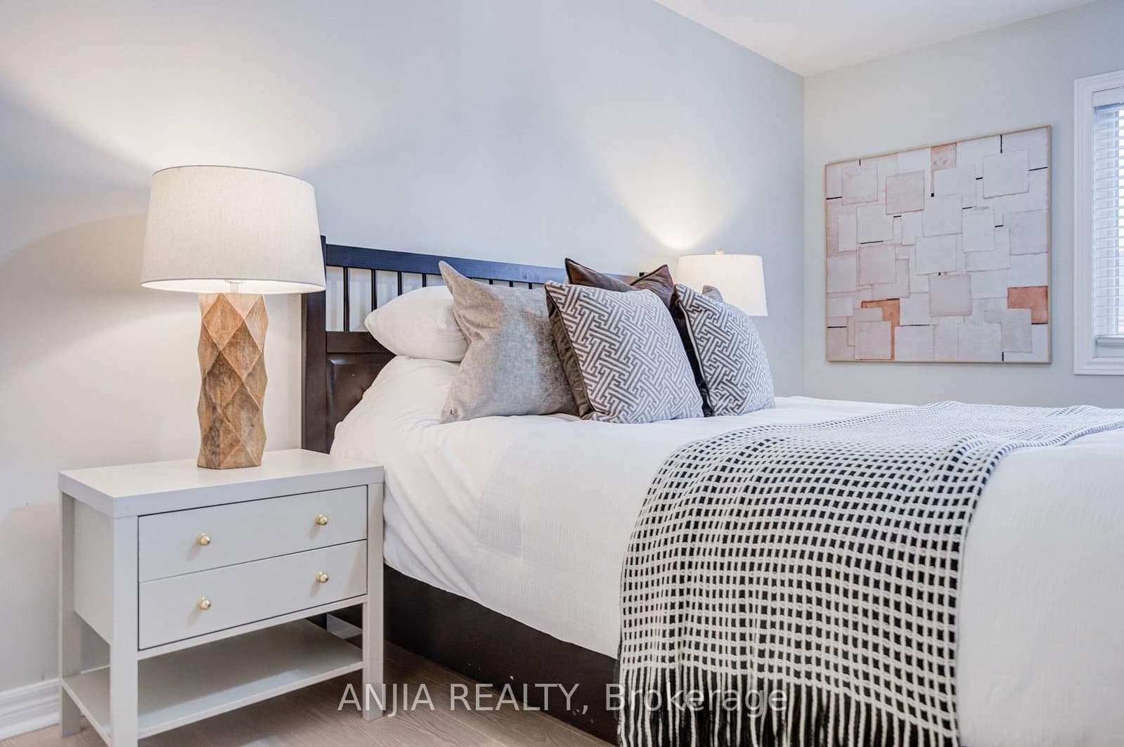2406 Bur Oak Avenue thumbnail 30