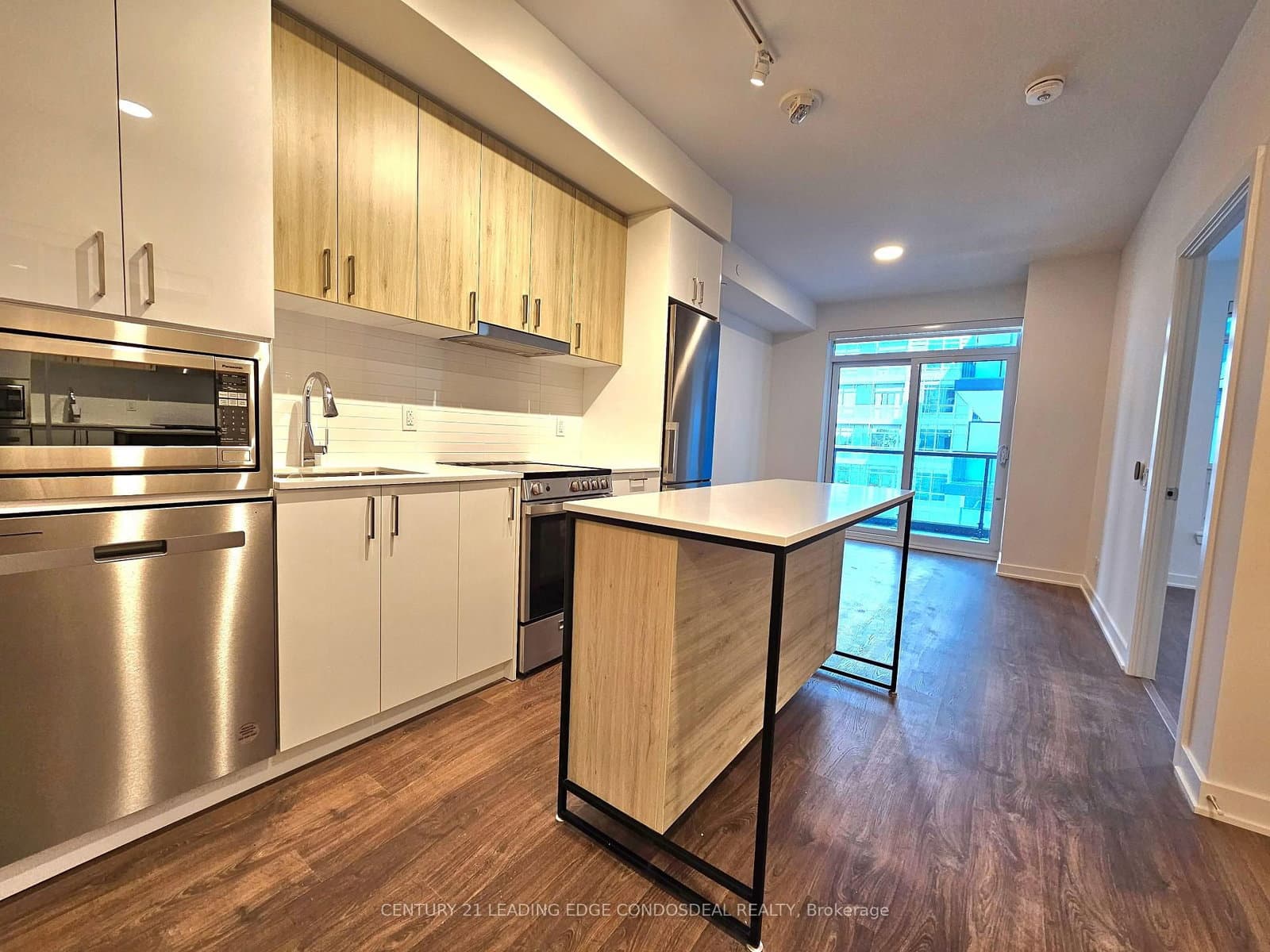 30 Upper Mall Way, Unit 419 thumbnail 2
