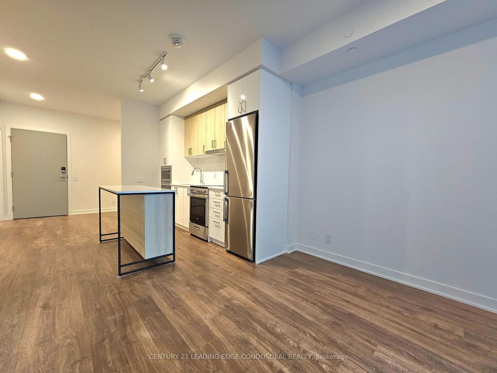 30 Upper Mall Way, Unit 419 thumbnail 5