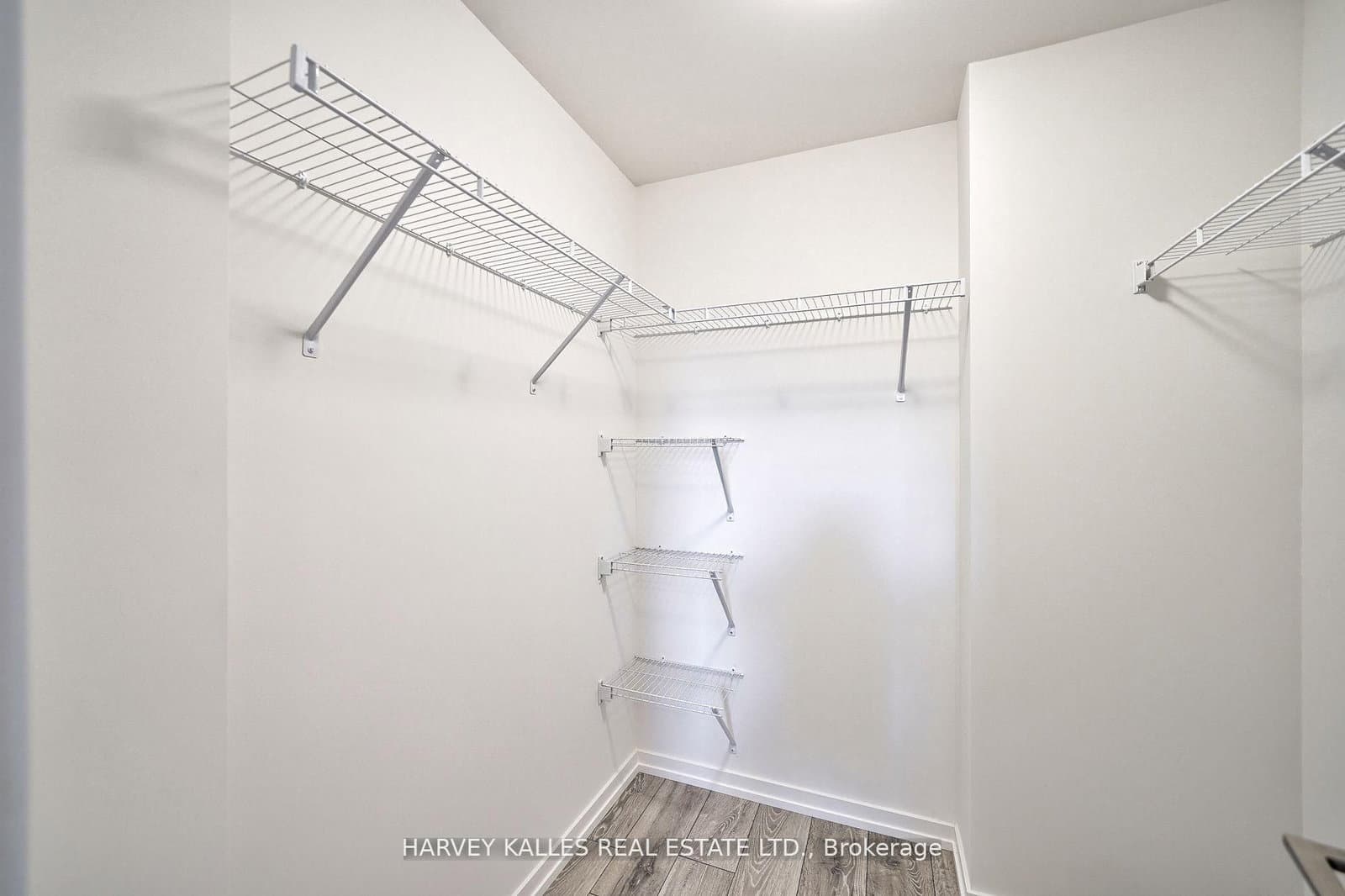 17 Lytham Green Circle, Unit 21 thumbnail 27
