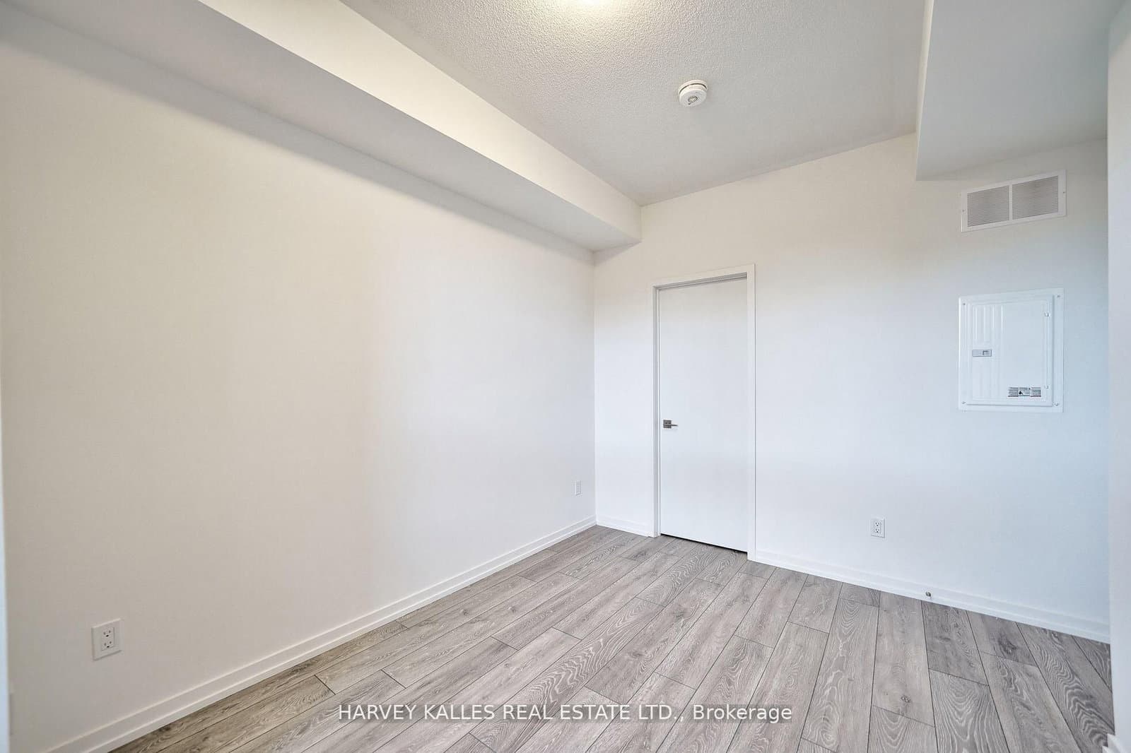 17 Lytham Green Circle, Unit 21 thumbnail 28