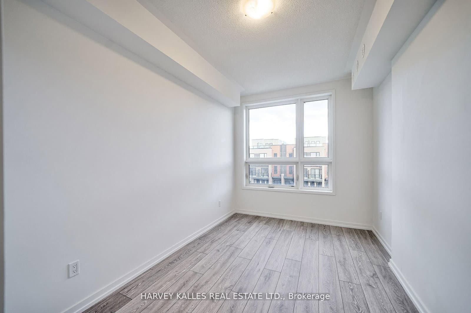 17 Lytham Green Circle, Unit 21 thumbnail 29