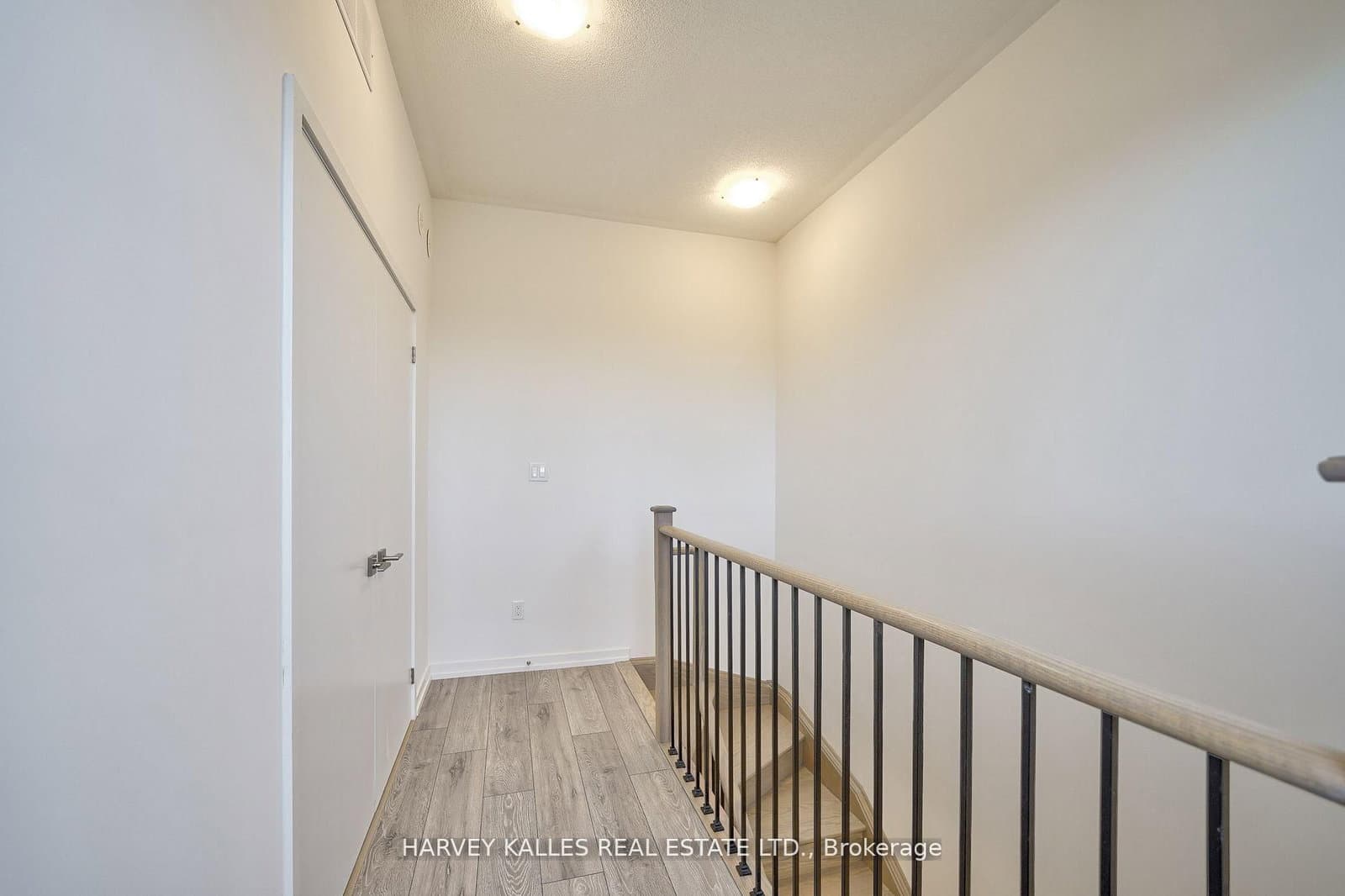 17 Lytham Green Circle, Unit 21 thumbnail 33