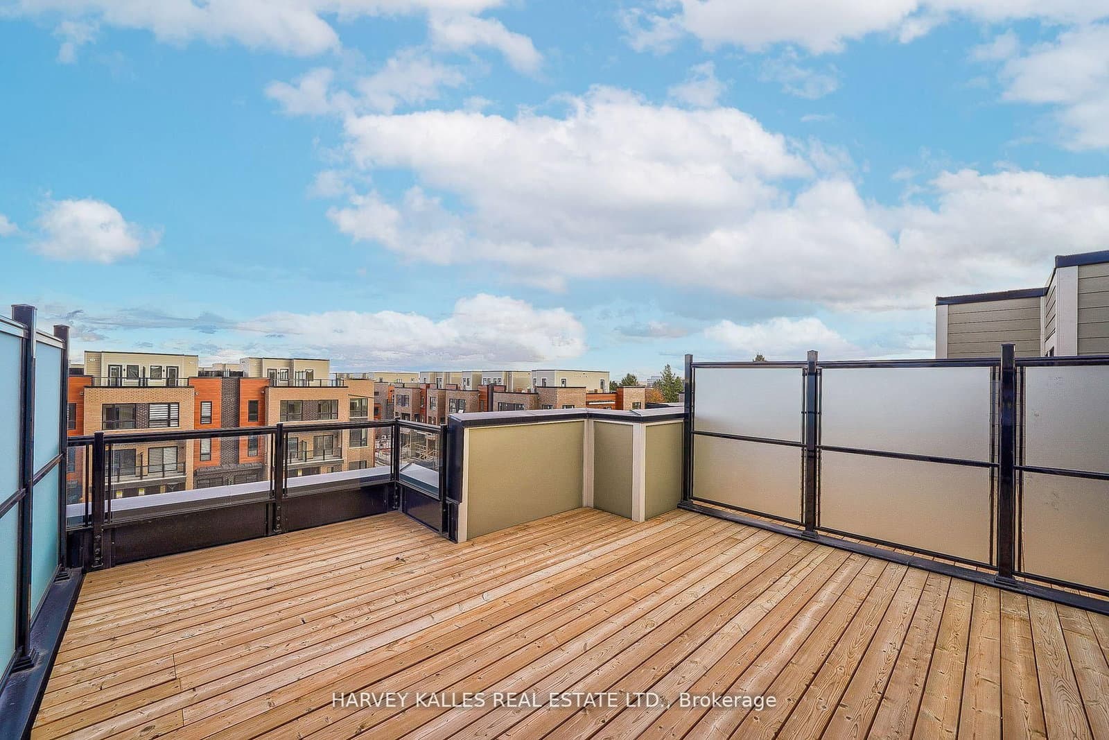 17 Lytham Green Circle, Unit 21 thumbnail 34