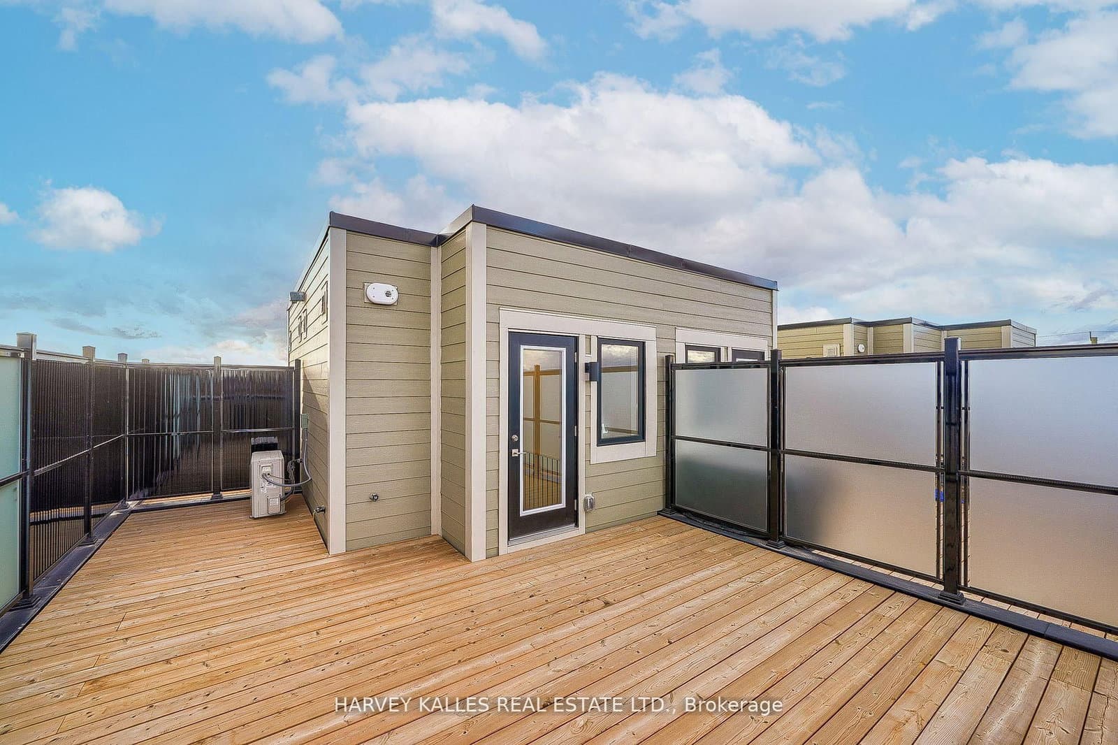 17 Lytham Green Circle, Unit 21 thumbnail 36