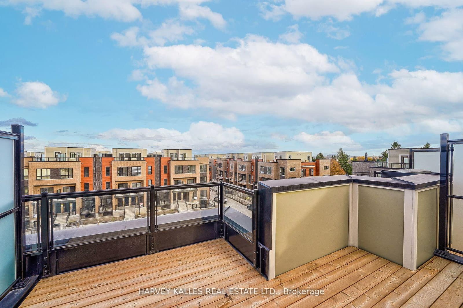 17 Lytham Green Circle, Unit 21 thumbnail 37