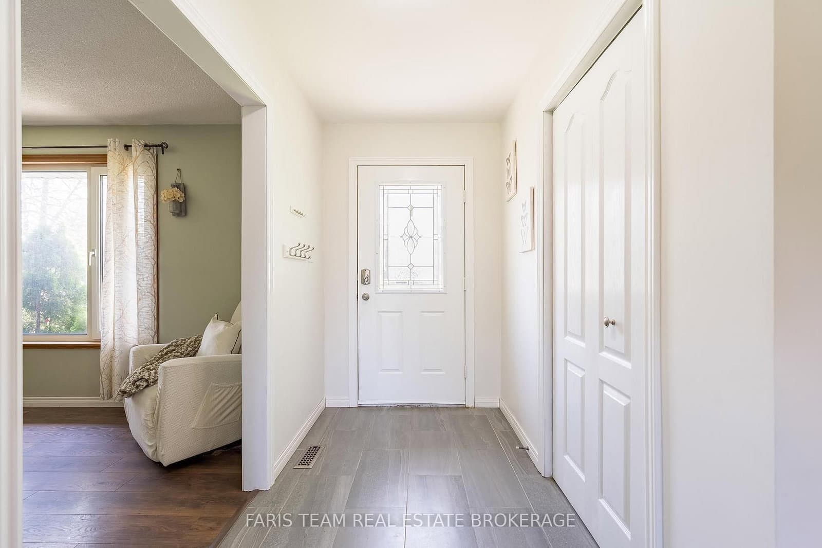 201 Parkside Crescent thumbnail 5