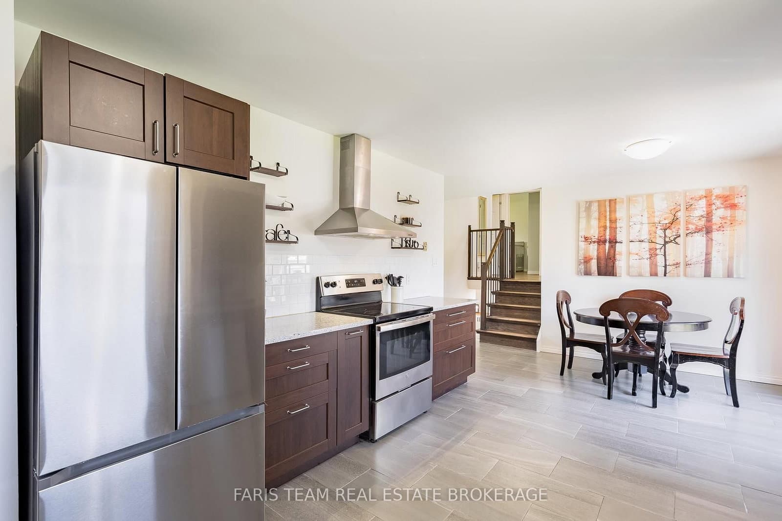 201 Parkside Crescent thumbnail 8