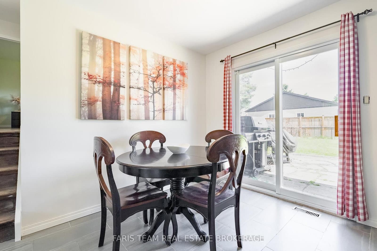 201 Parkside Crescent thumbnail 9