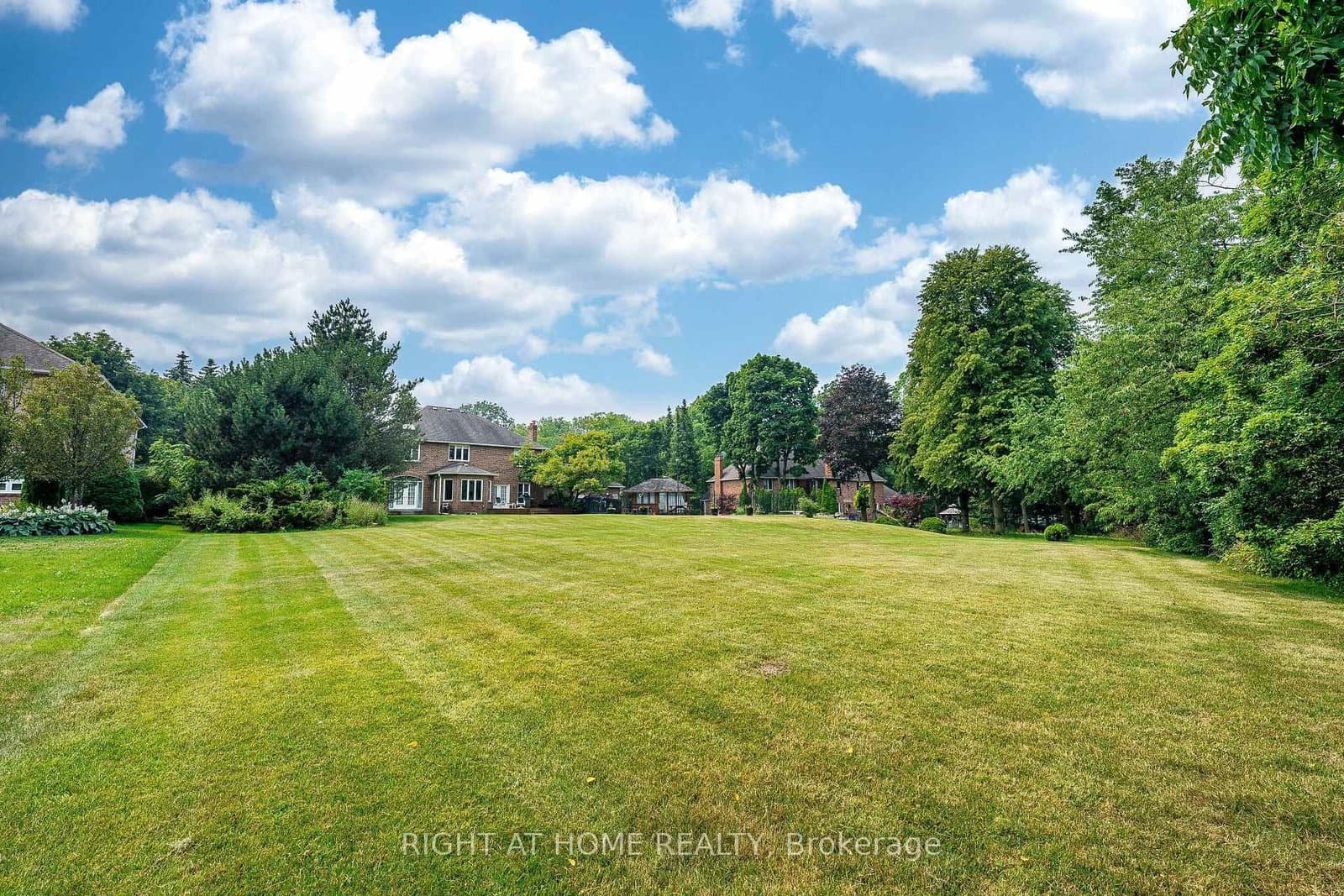 9 Glenridge Drive thumbnail 39