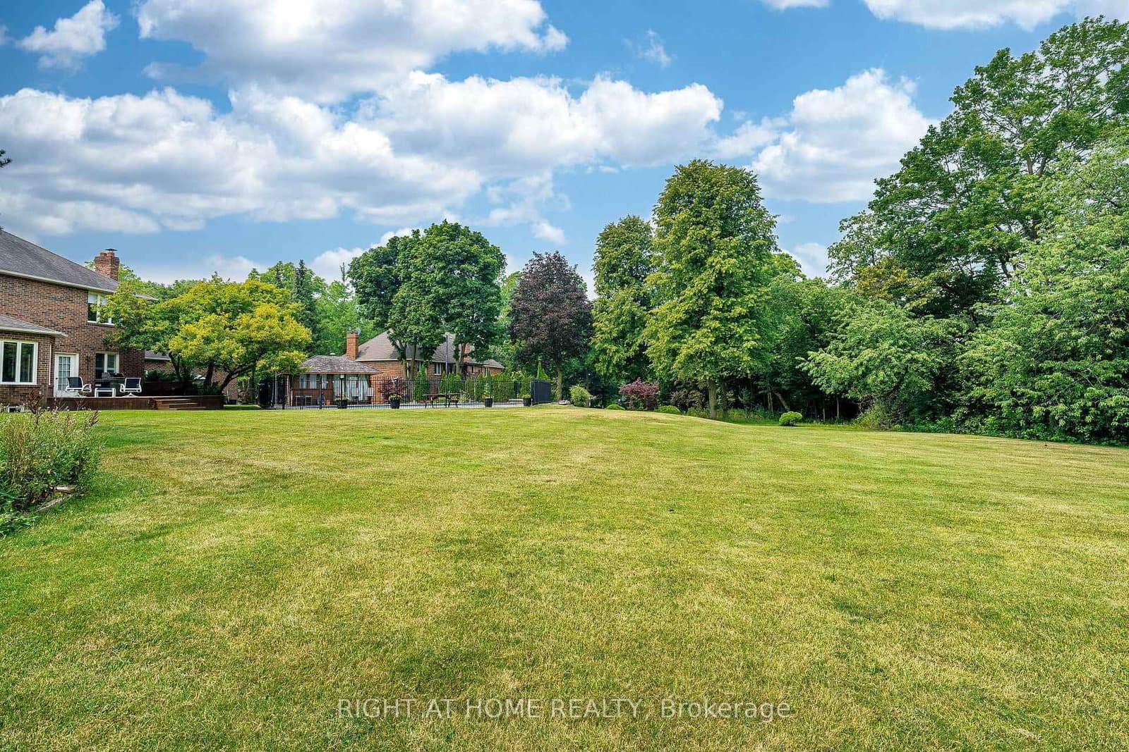 9 Glenridge Drive thumbnail 40