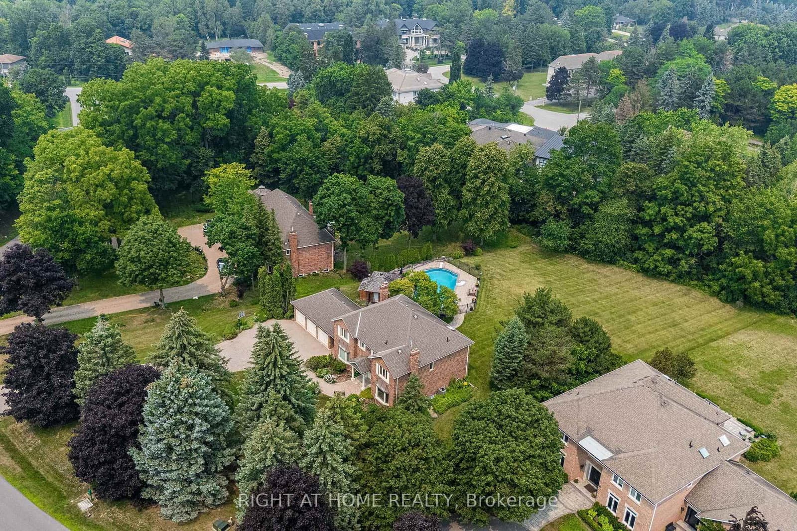 9 Glenridge Drive thumbnail 8