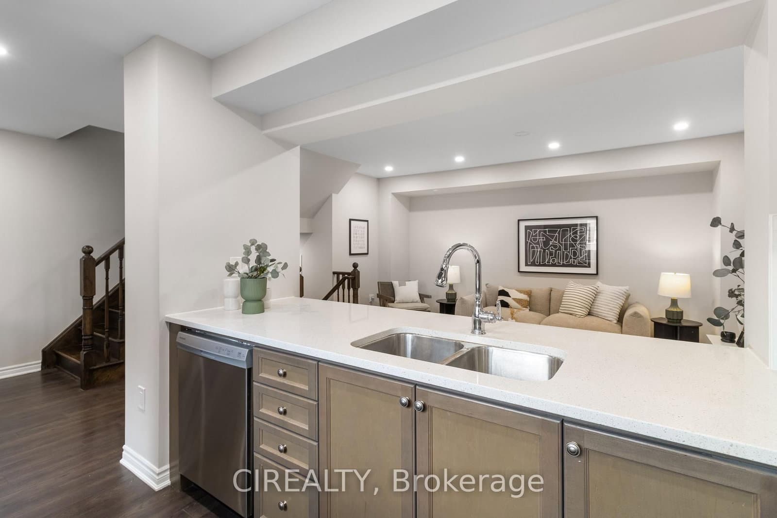 48 Casely Avenue thumbnail 12
