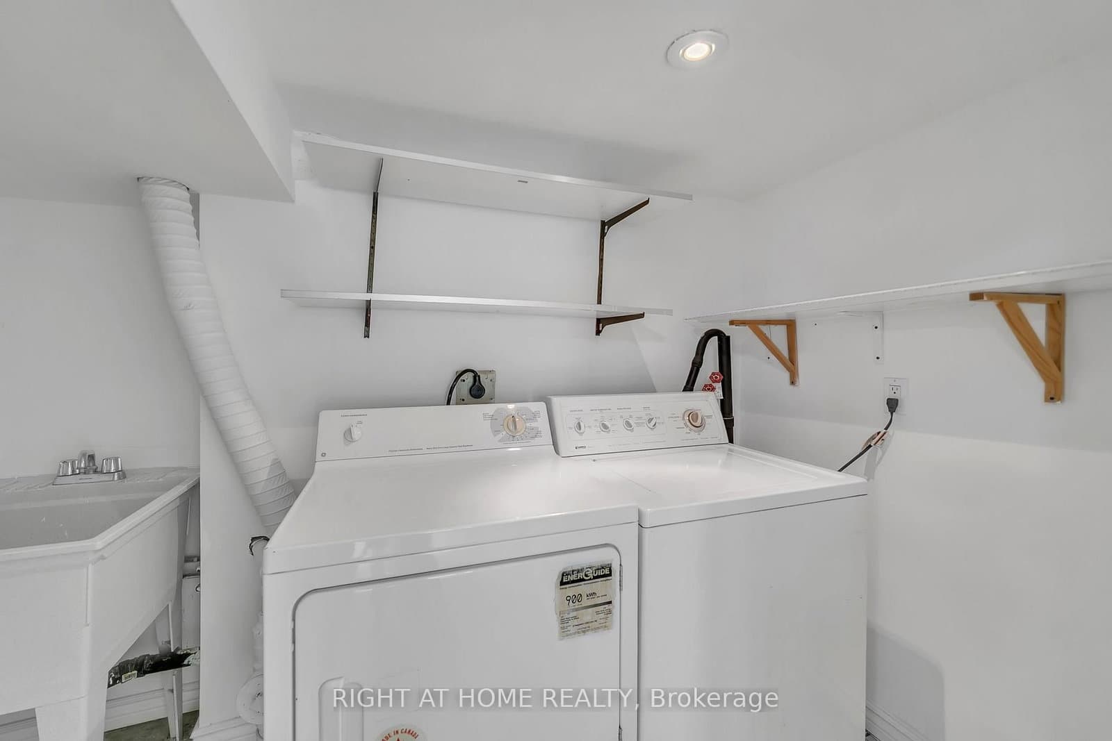 47 Medoc ( Basement) Place thumbnail 17